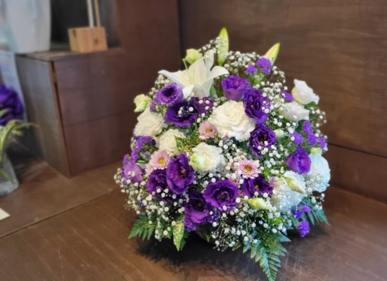大切な方を偲ぶお供えのお花‐花国湘南台店お花の日記